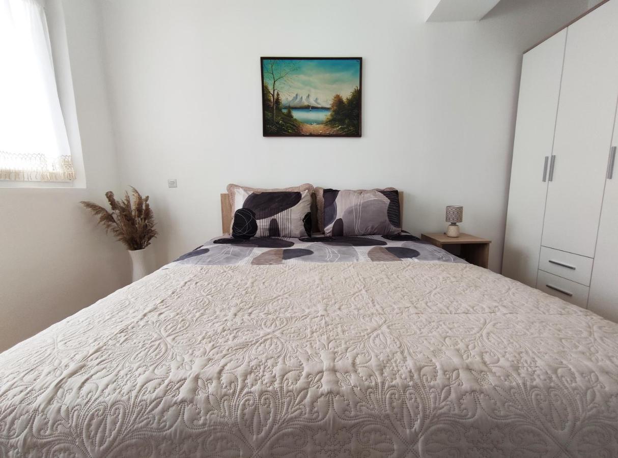 Charming & Spacious 2 Bedroom Apartment With A Gorgeous 8Th-Floor View Ohrida Exterior foto